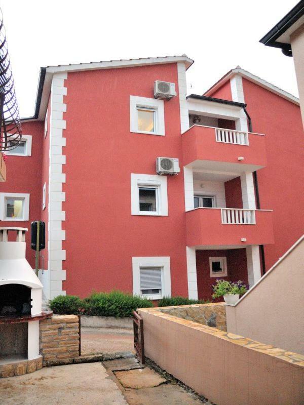 Apartments Mira 로고즈니차 외부 사진