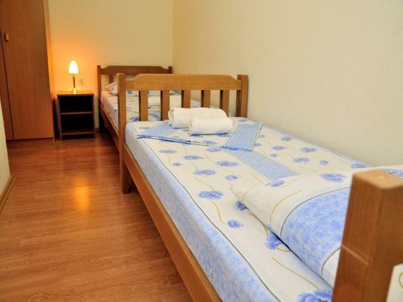 Apartments Mira 로고즈니차 외부 사진