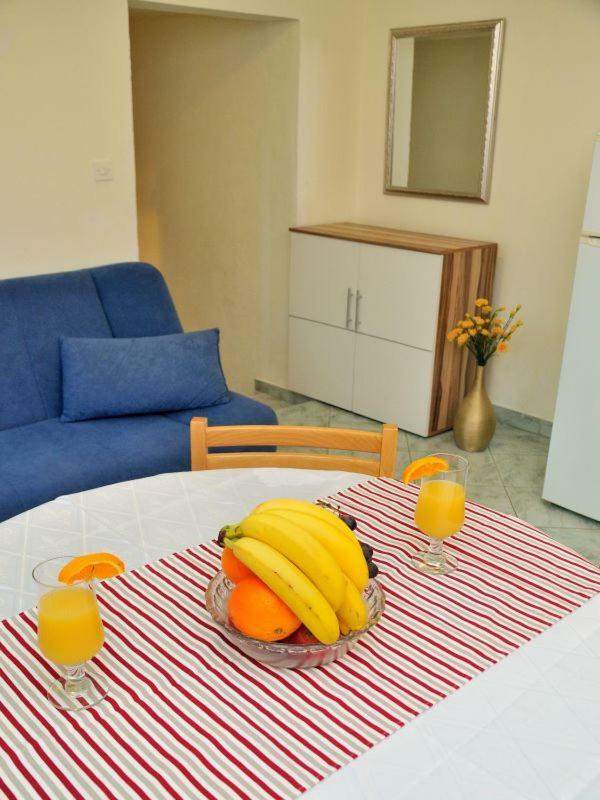 Apartments Mira 로고즈니차 외부 사진