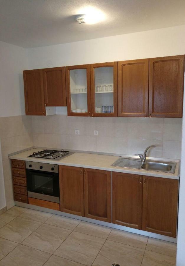 Apartments Mira 로고즈니차 외부 사진