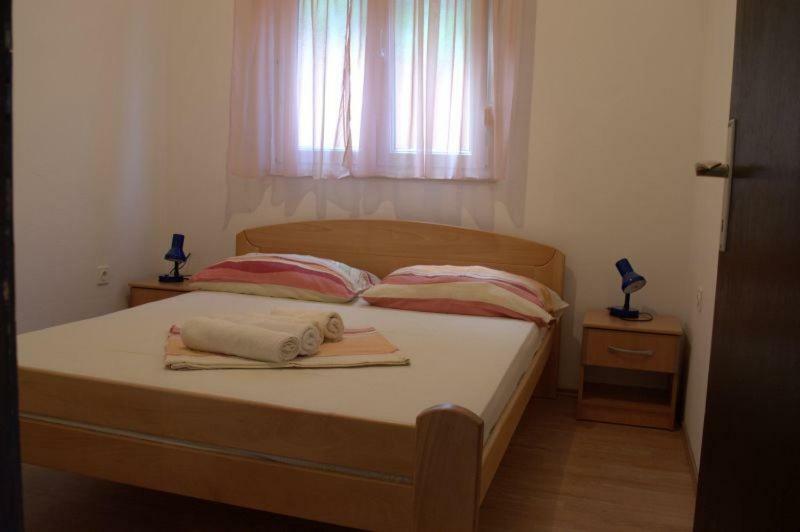 Apartments Mira 로고즈니차 외부 사진