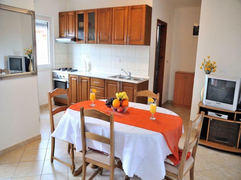 Apartments Mira 로고즈니차 외부 사진
