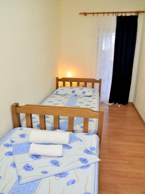 Apartments Mira 로고즈니차 외부 사진