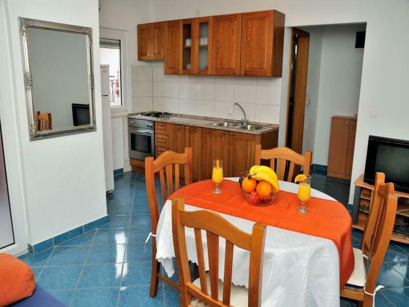 Apartments Mira 로고즈니차 외부 사진