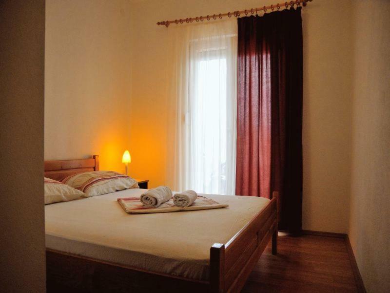 Apartments Mira 로고즈니차 외부 사진