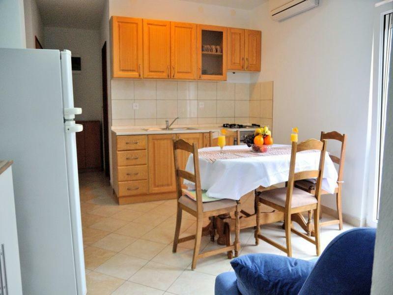 Apartments Mira 로고즈니차 외부 사진